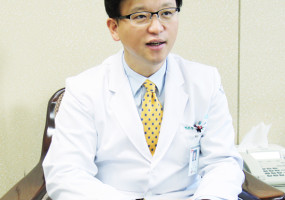 박진식병원장_이사장(1).jpg